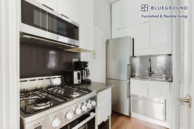 51 Leroy St unit FL1-ID1790, New York, NY 10014 - photo 3