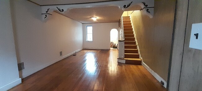 421 Mcclellan St, Philadelphia, PA 19148 - photo 3