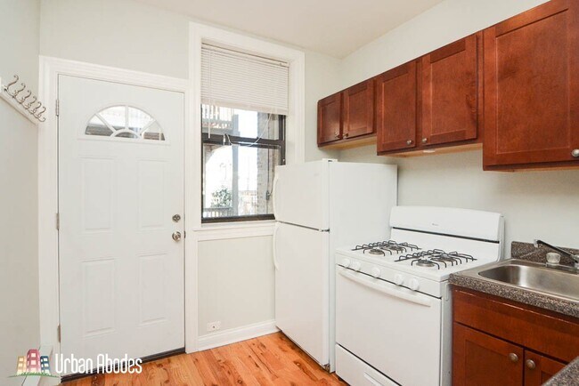 4415 N Wolcott Ave unit A05C, Chicago, IL 60640 - photo 2