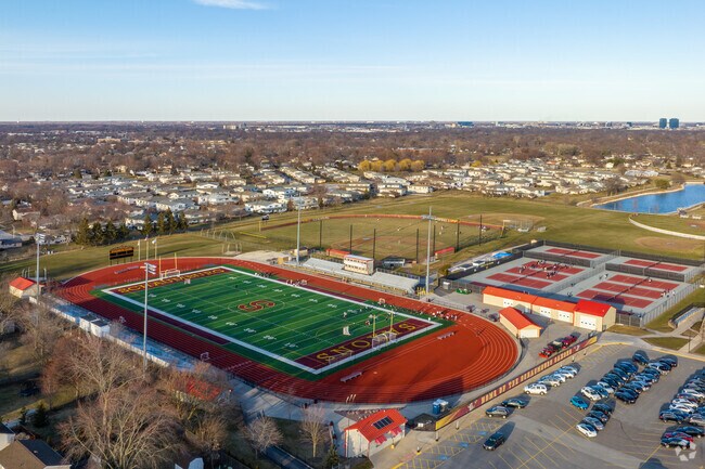 Welcome to Schaumburg High School in Hoover Park.