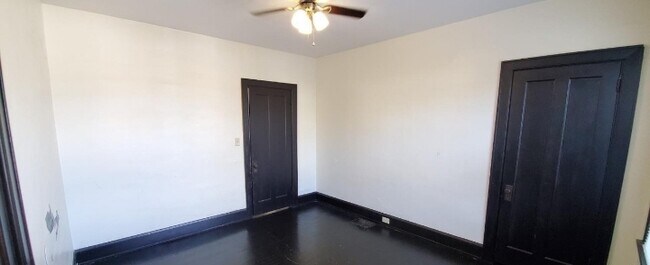 1031 Lockman Ave unit 2, Cincinnati, OH 45238 - photo 4