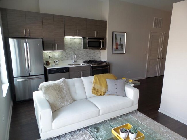 1228 W Madison St, Chicago, IL 60607 - photo 3