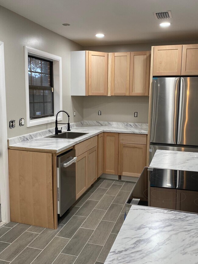 2706 Canary Dr, Brunswick, GA 31520 - photo 3