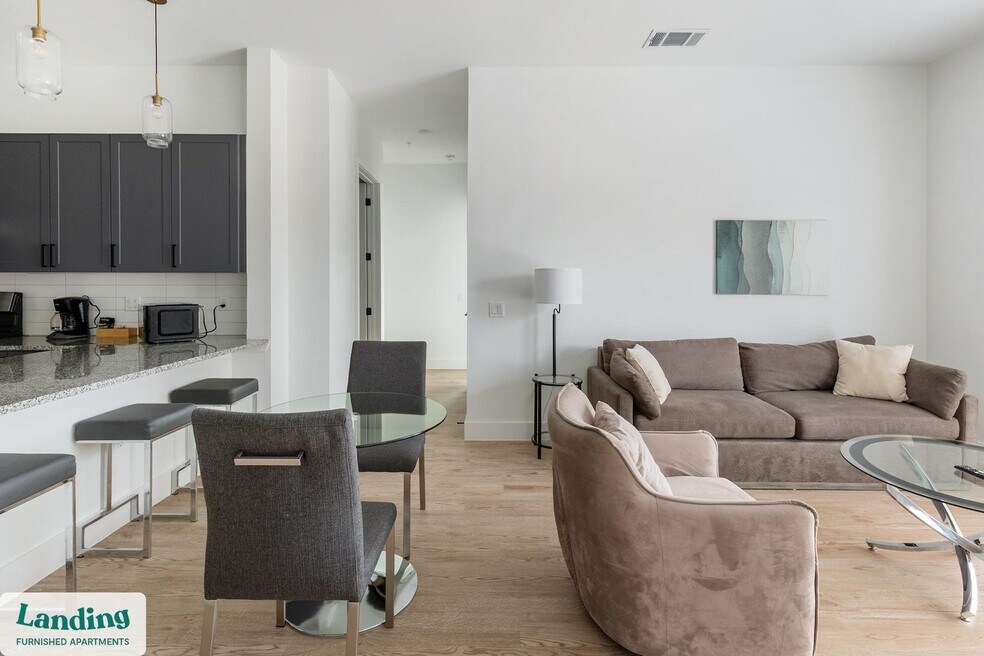 650 E Sycamore St unit 3101.1408266, Denton, TX 76201 - photo 1