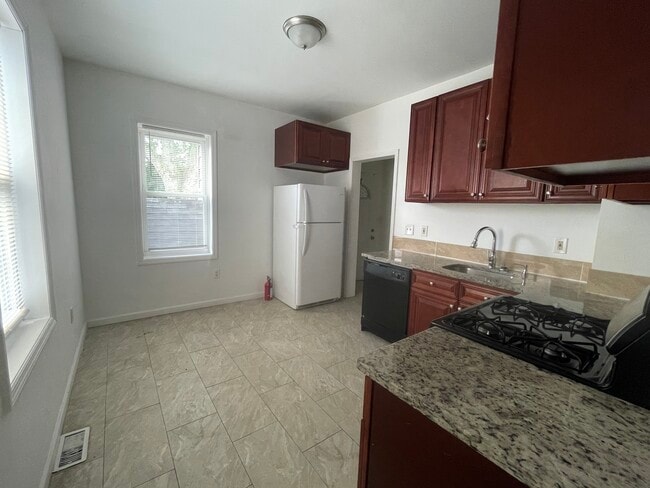 79 Broad St unit 1, Perth Amboy, NJ 08861 - photo 7