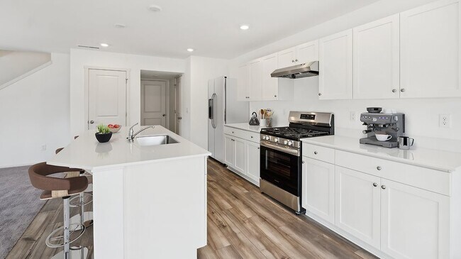 823 Ellingson SE unit 37319159, Albany, OR 97322 - photo 4