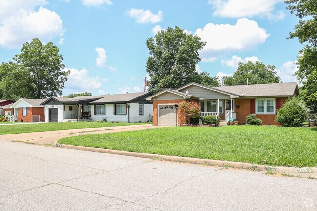 Homes in Layman-Van Acres often have attached one-car garages.