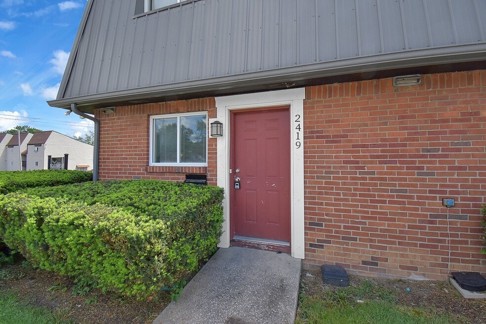 2401 Belcher Dr, Columbus, OH 43224 - photo 1