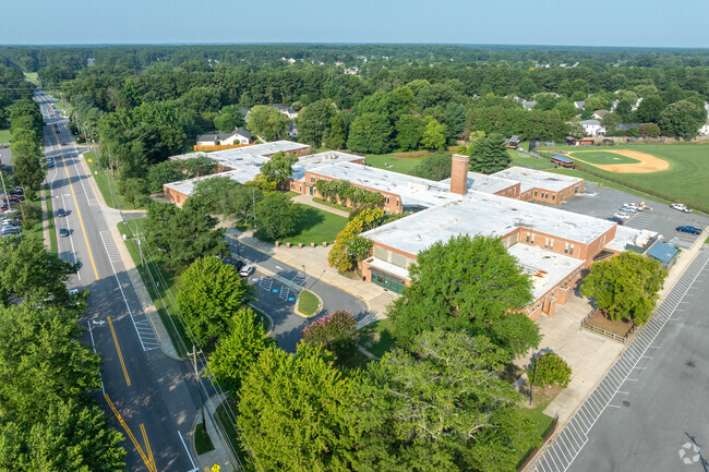 Easton Middle School in Easton helps prepare students well.