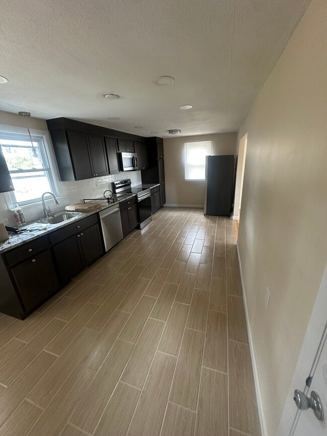 341 Stevens St, Lowell, MA 01851 - photo 3