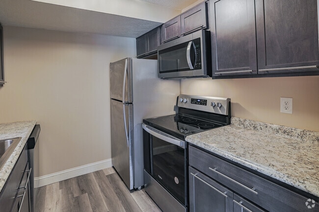 2BR, 1.5BA - 741SF - Kitchen