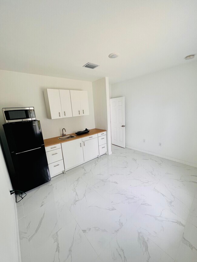 5308 NW 29th Ave unit 1, Miami, FL 33142 - photo 4