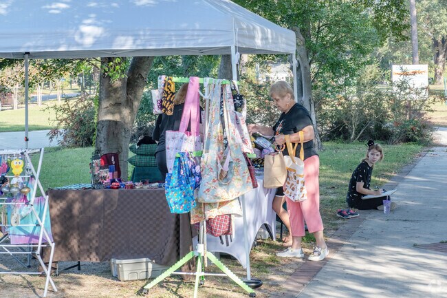 Tift Park is home to Tift Park Community Market and is adjacent to the Rawson Park neighborhood.
