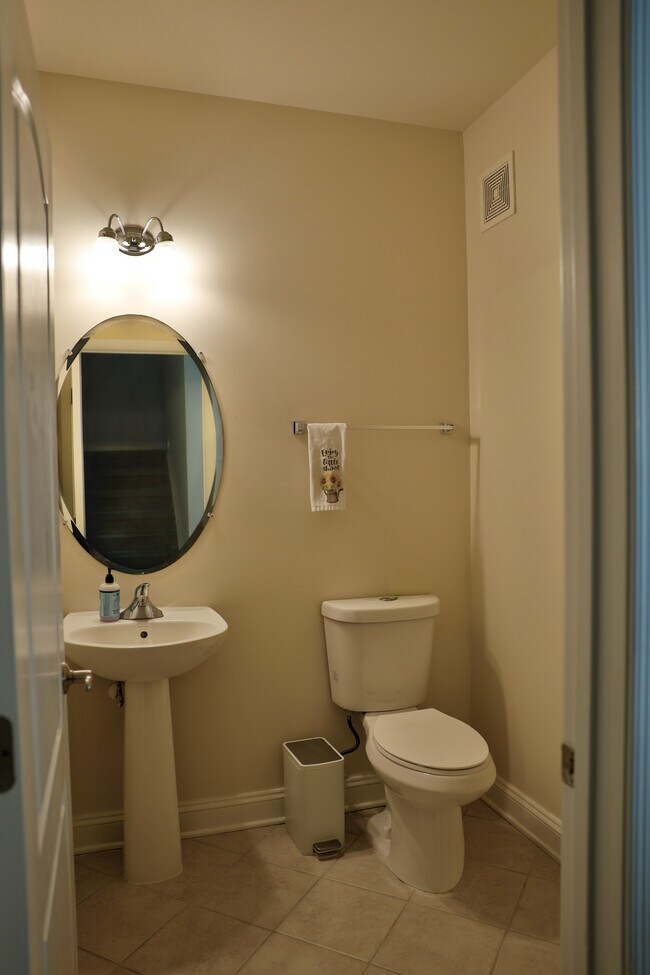 353 Belt Place unit 39, Gaithersburg, MD 20877 - photo 5