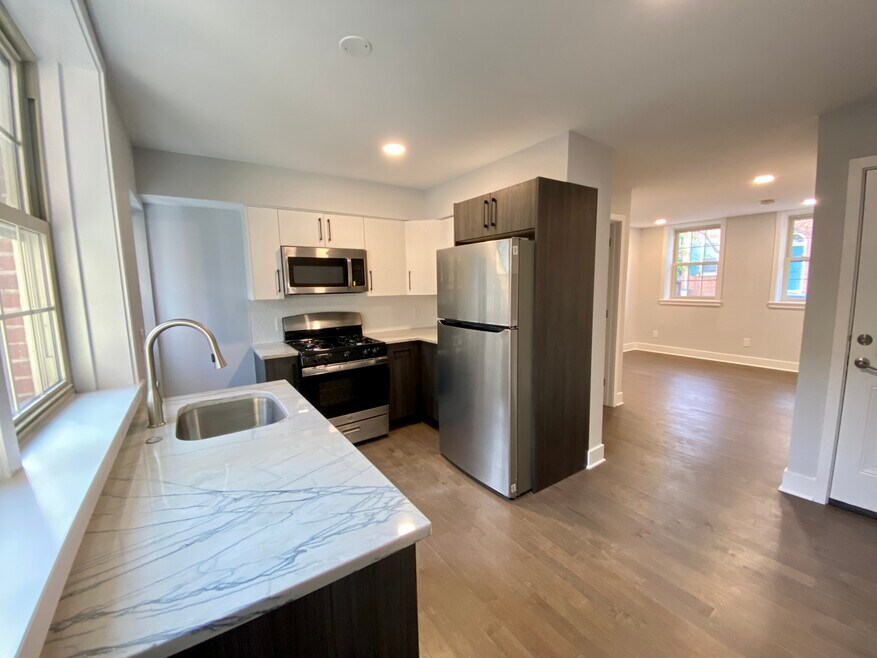 722 Lombard St unit 1, Philadelphia, PA 19147 - photo 1