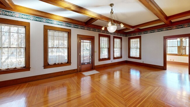 114 S College St, Siloam Springs, AR 72761 - photo 2