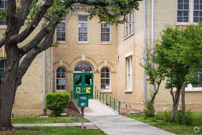 Students an study in the courtyard of Andrew Briscoe Elementary.