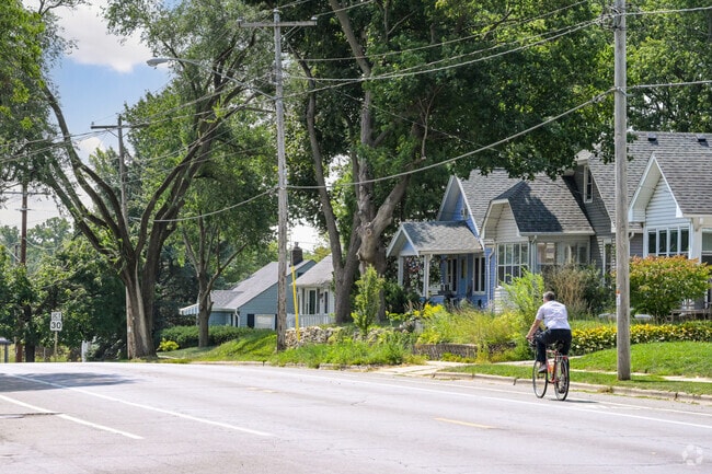 Luckily for bicyclists, North Fair Oaks Avenue in Hawthorne has dedicated bike lanes.