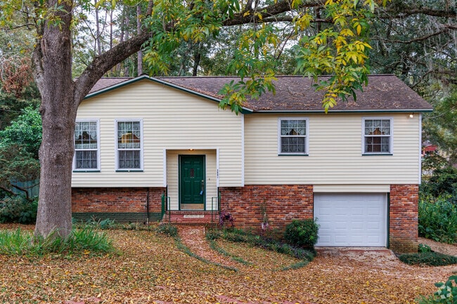 Split level homes are a common design around Capital Circle.