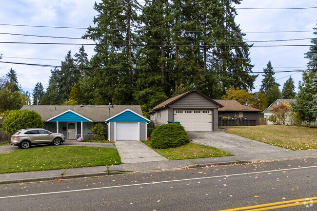 Homes often have large front or back yards but are sometimes closer together in Town Center.