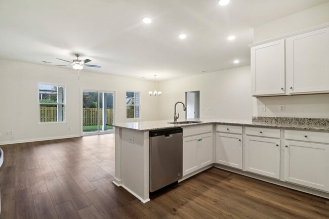 7071 Mongolian Oak Dr NW, Aiken, SC 29801 - photo 6