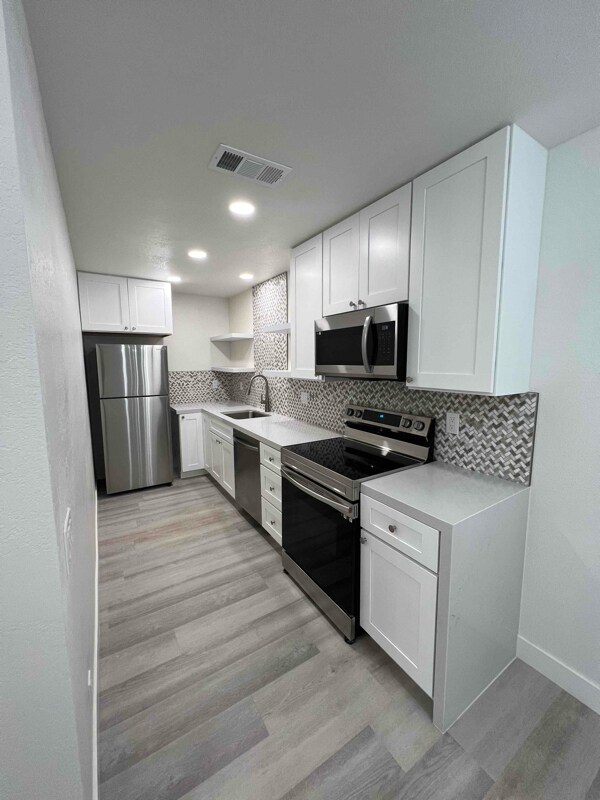 2812 N Auburn Cir Unit F114, Palm Springs, CA 92262
