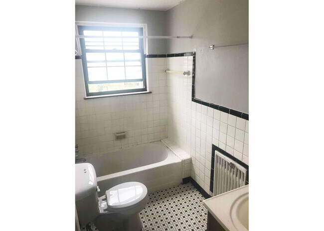 599 Lowell Ave unit 599-05, Cincinnati, OH 45220 - photo 7