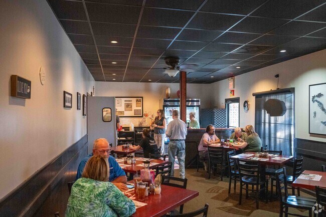 Filippo's Pizza in Lake of the Woods has great pizza and other delicious Italian cuisine.