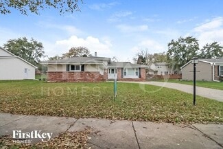 6S124 Lakewood Dr, Naperville, IL 60540