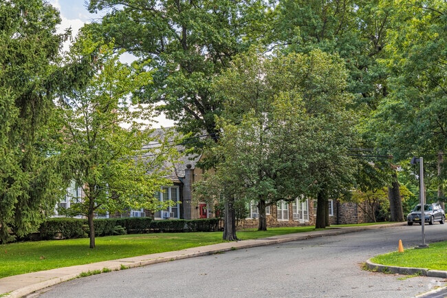 According to niche.com, Northeast School has a 11:1 student-teacher ratio.