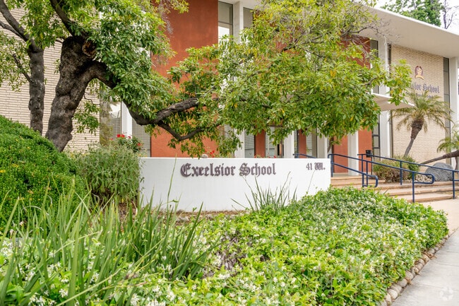 Excelsior School serves students from grades 9 to 12.