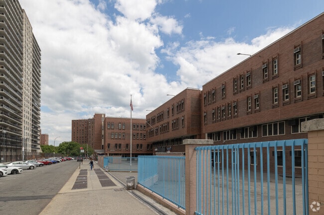 P.S./M.S. 31 The William Lloyd Garrison is rooted in strong family values.