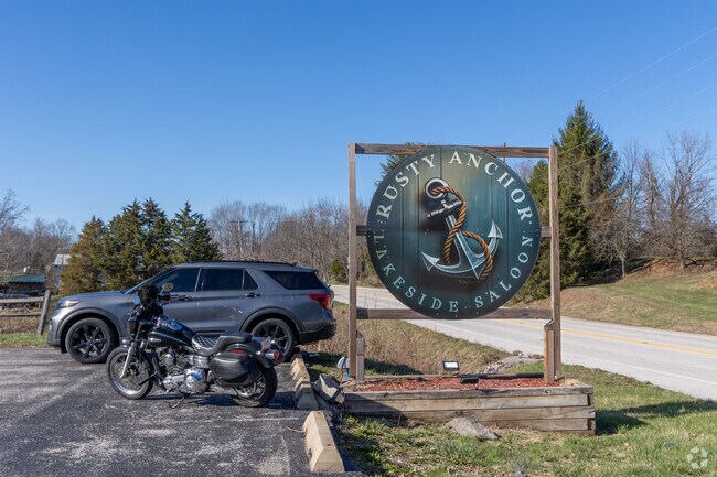 The Rusty Anchor Lakeside Saloon is a popular late-night hangout nestled in Smithville-Sanders.