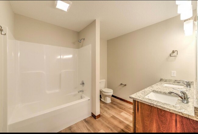 419 Sierra Place, Roberts, WI 54023 - photo 6