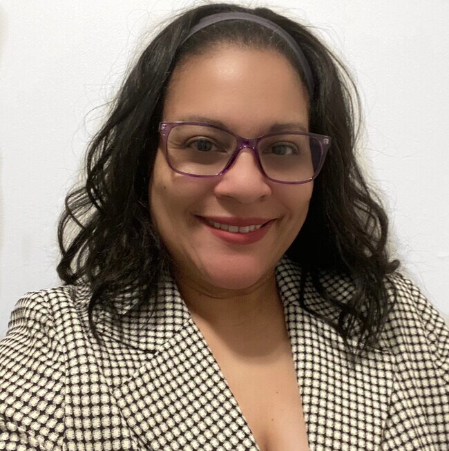 Angela Lazaro