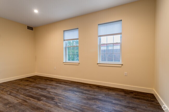 1BR, 1BA - 565SF - ADA Accessible - Living Room