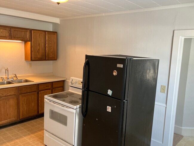327 5th Ave unit APARTMENT 2, Baraboo, WI 53913 - photo 7