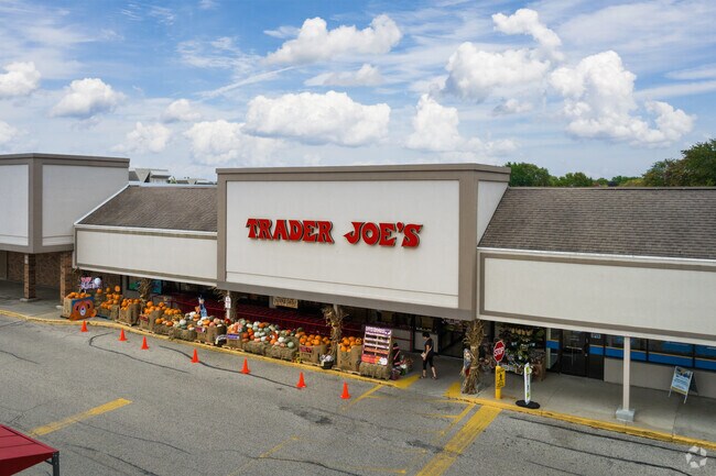 Get your weekly groceries and delicious snacks at Trader Joe's in Barrington, IL.