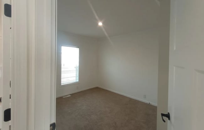 37266 Burrstone Ln, Lenox, MI 48048 - photo 4