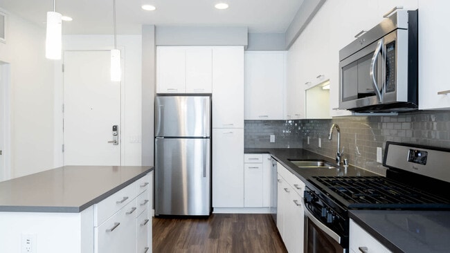 The Alton, Irvine, CA 92606 - photo 7