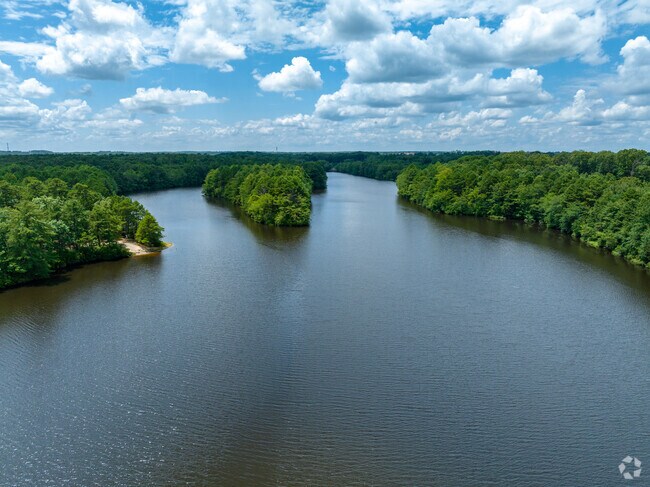 Lakewood residents flock to Lake Shenandoah for fishing and boating activities.