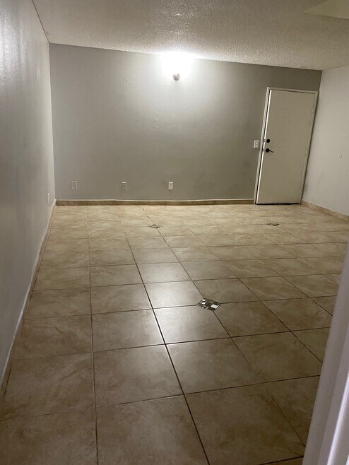 6859 Laurel Canyon Blvd unit 6, North Hollywood, CA 91605 - photo 1