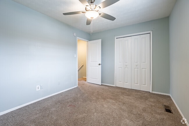 2BR, 1.5BA - 1015SF