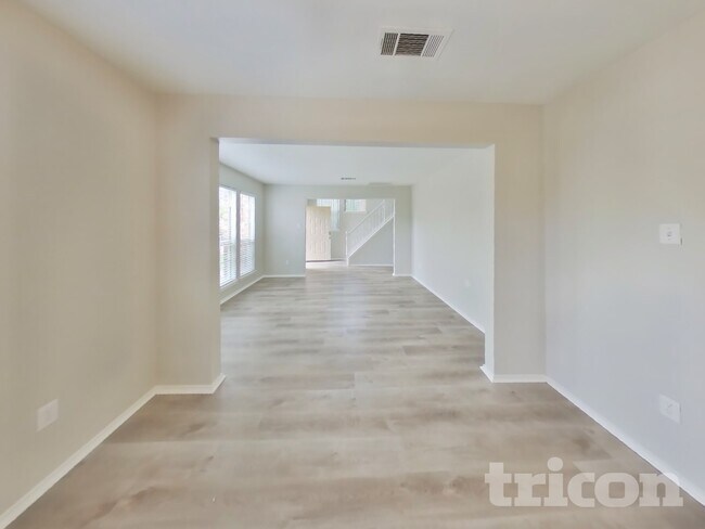 1701 Pecan View Dr, Garland, TX 75040 - photo 4