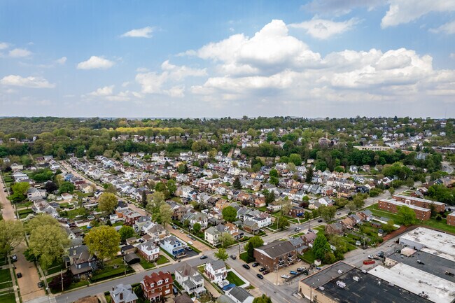 Ingram sprawls along Ingram Avenue on up the hill to Middletown Road.