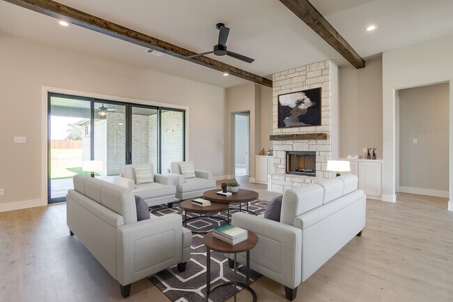 561 Royal Santana Run unit 38708963, Weatherford, TX 76087 - photo 4