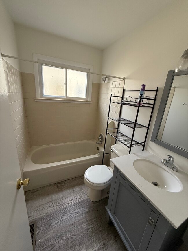 241 Dakota St, Ypsilanti, MI 48198 - photo 4