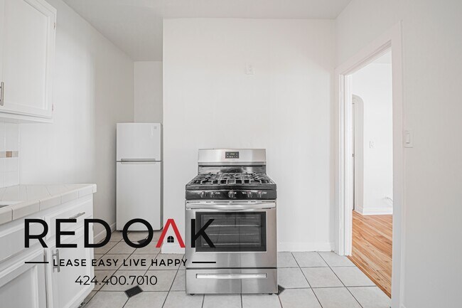 1056 Normandie Ave unit 203, Los Angeles, CA 90006 - photo 3
