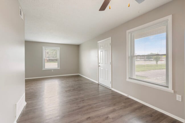 Flats at Greentree, Clarksville, IN 47129 - photo 2