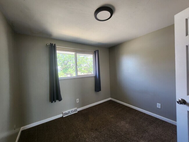 721 Fraser St, Aurora, CO 80011 - photo 6